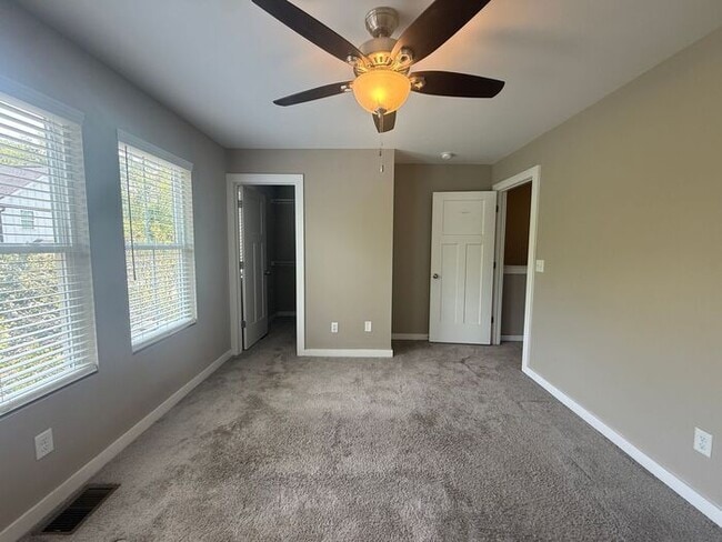 Building Photo - FOR RENT - Beautiful Modern Townhouse in Madison