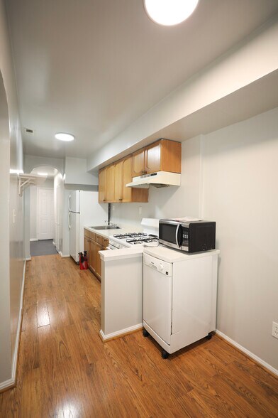 Building Photo - 1305 Orren St NE