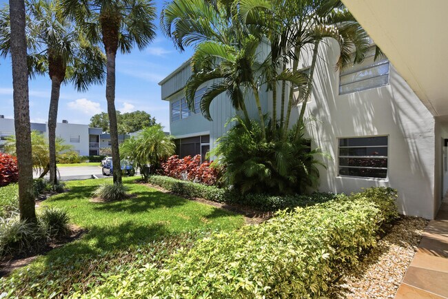 Building Photo - 452 Normandy Ln