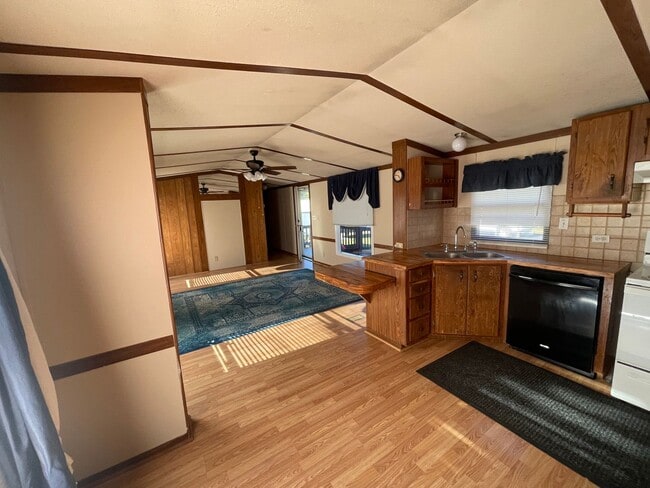 Building Photo - Quiet setting between Angier and Fuquay Varina