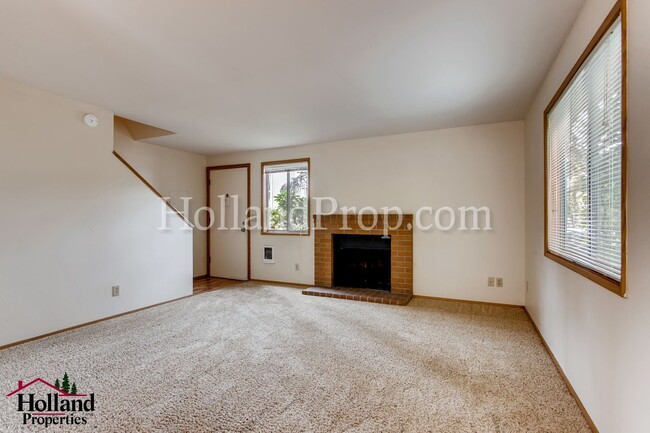 Building Photo - Beaverton-Hillsdale 6320-24 - Horstmann