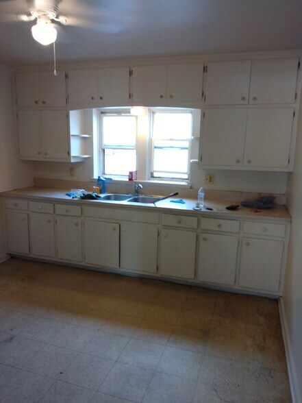 Building Photo - 4646 Towle Ave