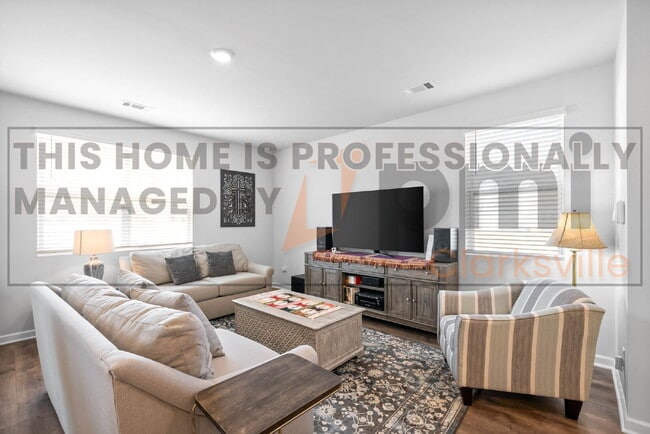 Building Photo - "JUST REDUCED - Charming Four Bedroom Retr...