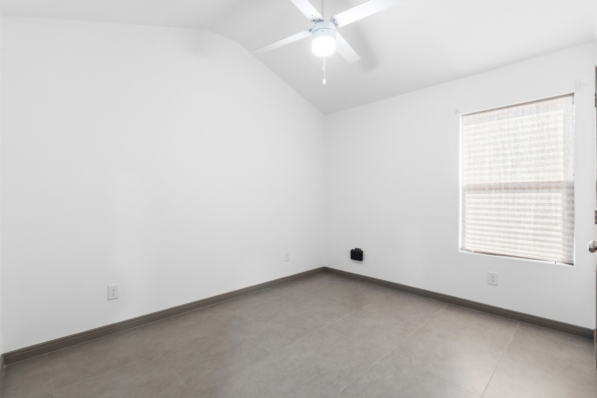 Building Photo - 1400 Hibiscus Ave