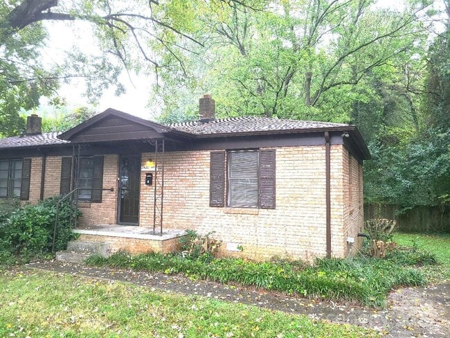 Primary Photo - 2420 Shamrock Dr