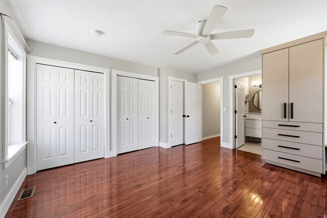 Building Photo - 574 Pugsley St