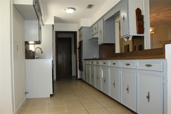 Building Photo - 731 Seafoam Rd