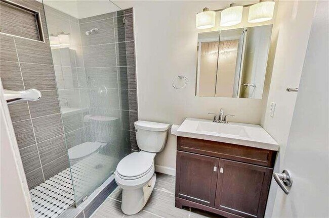 Building Photo - 3121 Lynnray Dr