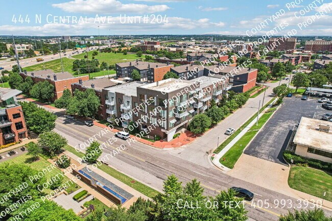 Building Photo - 444 N Central Ave