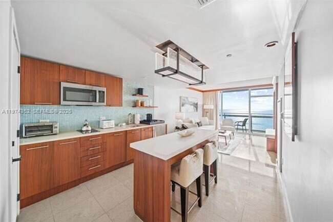 Building Photo - 6801 Collins Ave