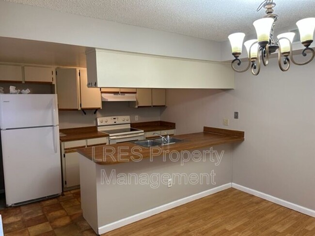 Building Photo - 4562 Lighthouse Cir