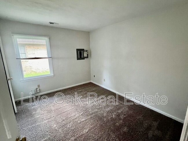 Building Photo - 103 N Thalia Rd