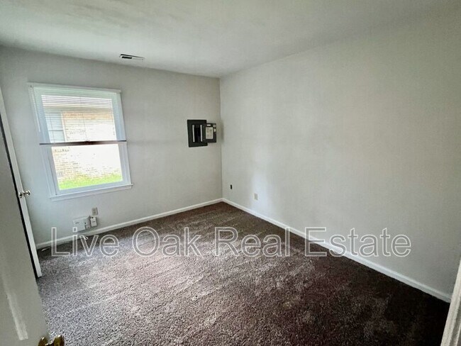 Building Photo - 103 N Thalia Road