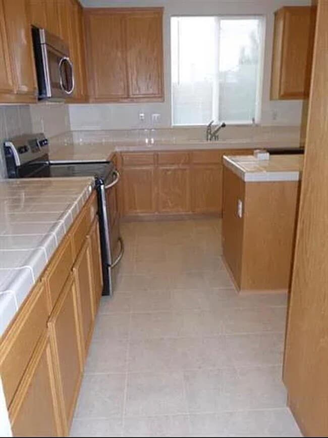 Building Photo - 1193 Saratoga Pl
