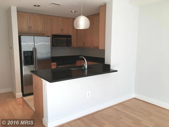 Building Photo - 4101 Albemarle St NW