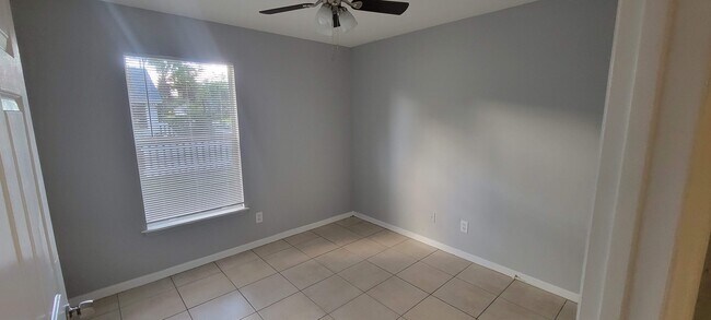 Building Photo - 1405 18th Avenue SW