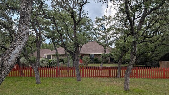 Building Photo - 2738 Oak Haven