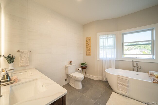 Building Photo - 60 Ramble Ln