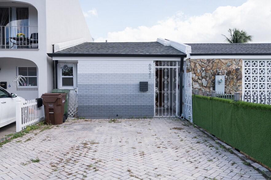 Building Photo - 6921 W 19th Ct