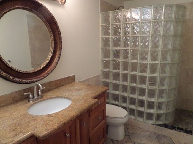 Building Photo - GREAT NEW PRICE! Gorgeous 6-Bedroom Home o...