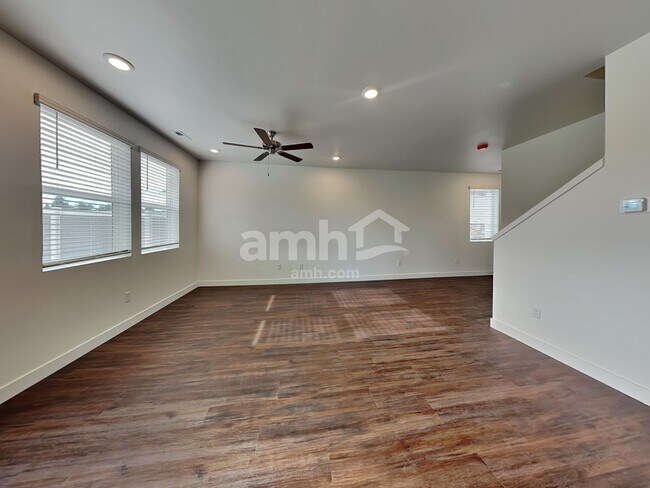 Building Photo - 4722 86th Ave NE