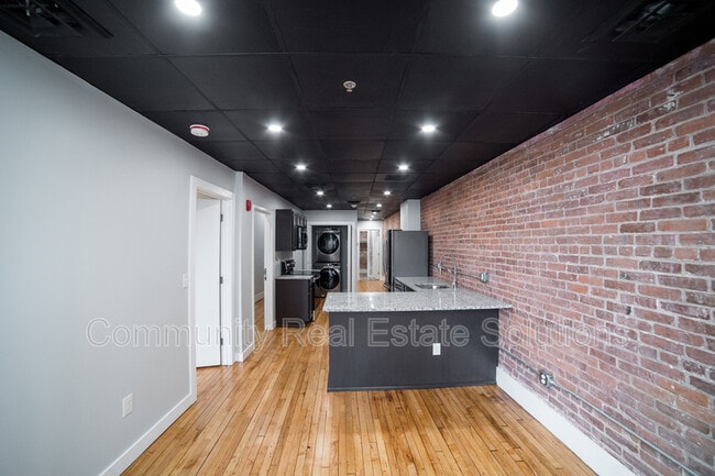 Building Photo - 22 State St