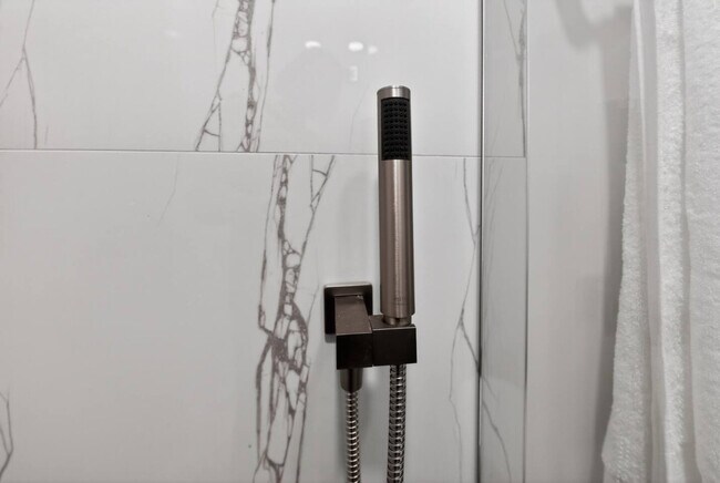 Building Photo - 21 E 15th St