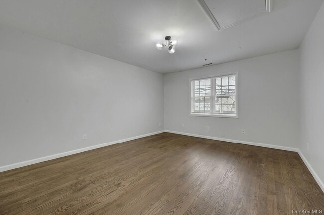 Building Photo - 115 Halstead Ave