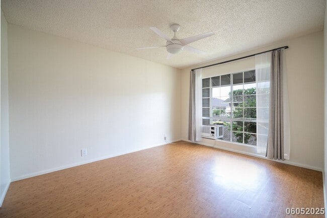 Building Photo - $2700 / 2 BED / 1 BATH IN WAIPIO