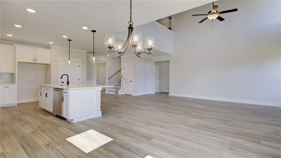 Building Photo - 6904 Lancelot Ct