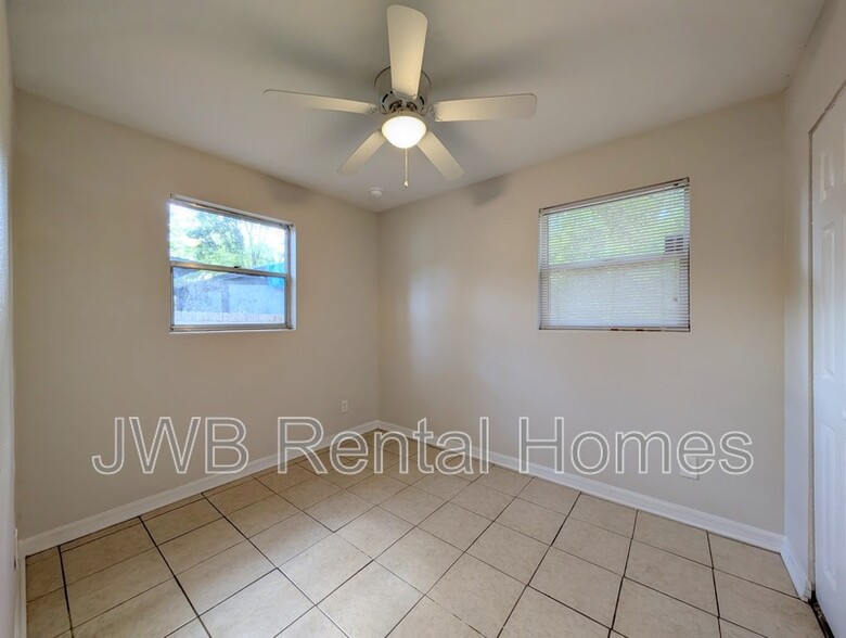 Building Photo - 7930 Limoges Dr S