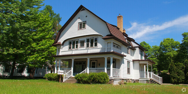 Building Photo - 1329 State St