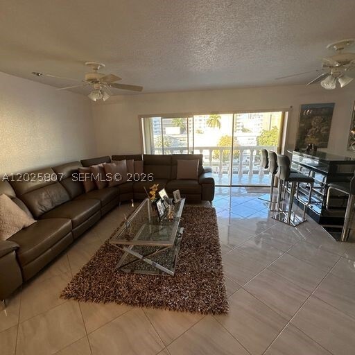 Building Photo - 440 Paradise Isle Blvd