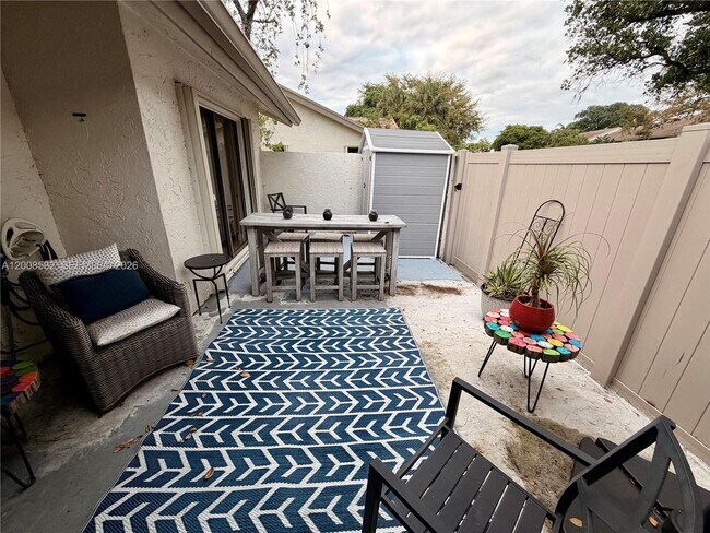 Building Photo - 3064 S Oakland Forest Dr