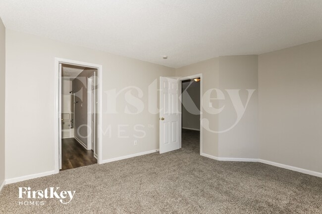 Building Photo - 1180 Crescent Dr