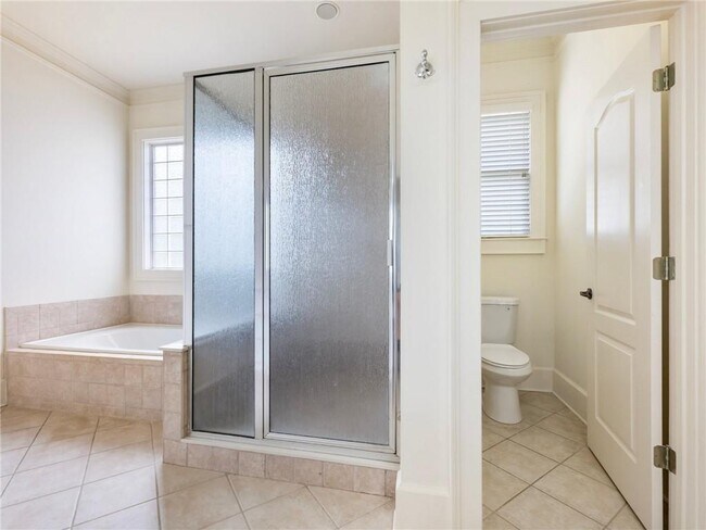 Building Photo - 5831 Choctaw Ln