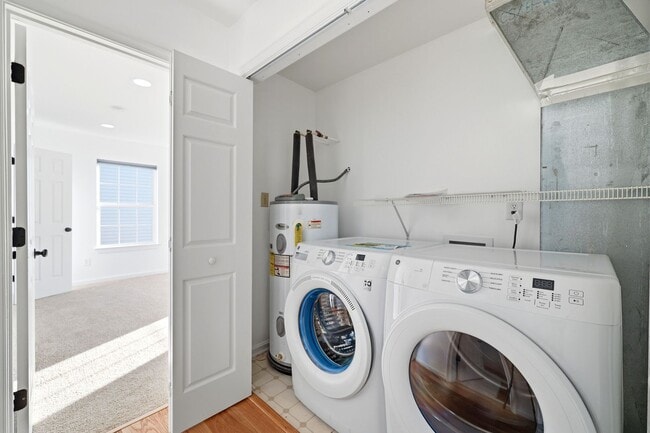 Building Photo - 1600 Old Brook Rd