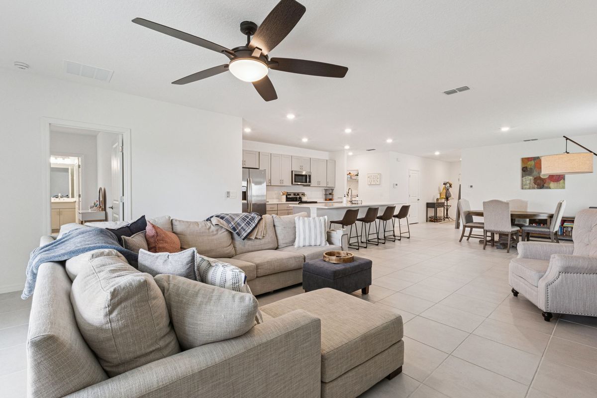 Building Photo - 1099 Calico Pointe Cir