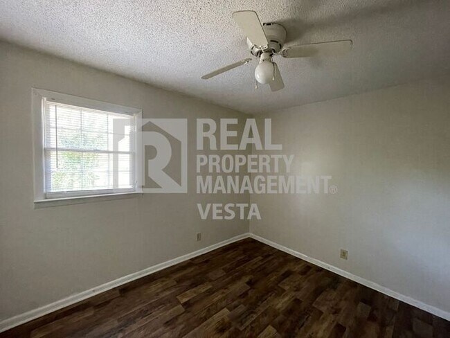 Building Photo - Three Bedroom Home in East Macon!