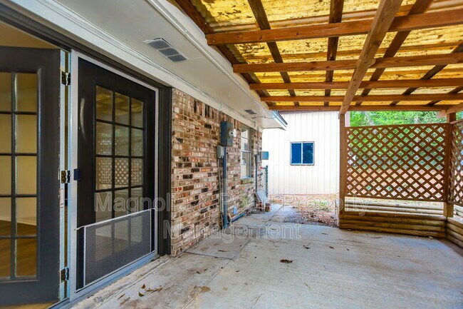 Building Photo - 207 Westwood Pl