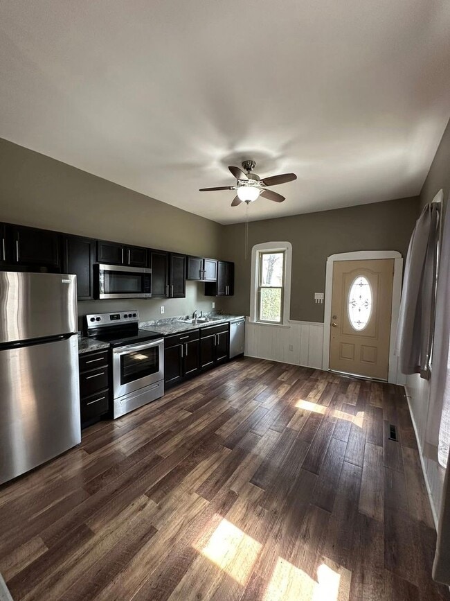 Building Photo - 309 S 8th St