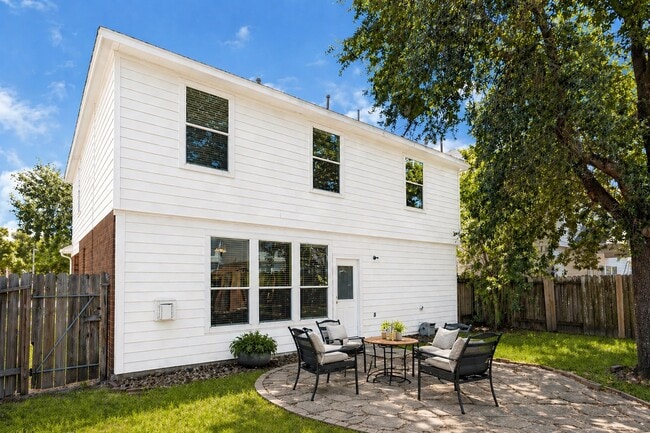 Building Photo - 22523 Spring Crossing Dr