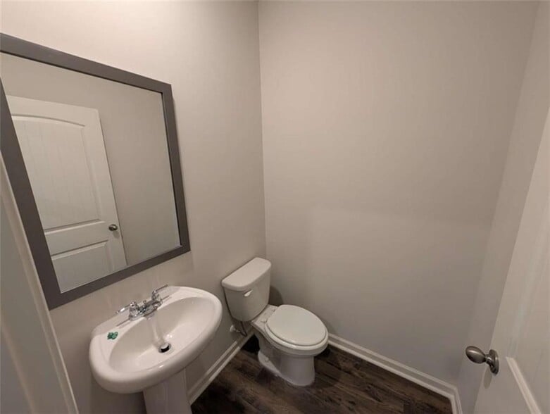 Building Photo - 2465 Poppy Ct