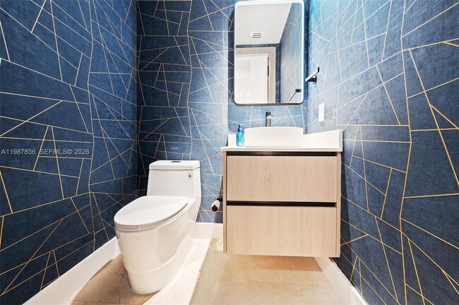 Building Photo - 15901 Collins Ave