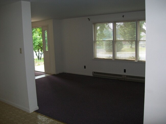 Building Photo - 163-165 Fairview Ave.