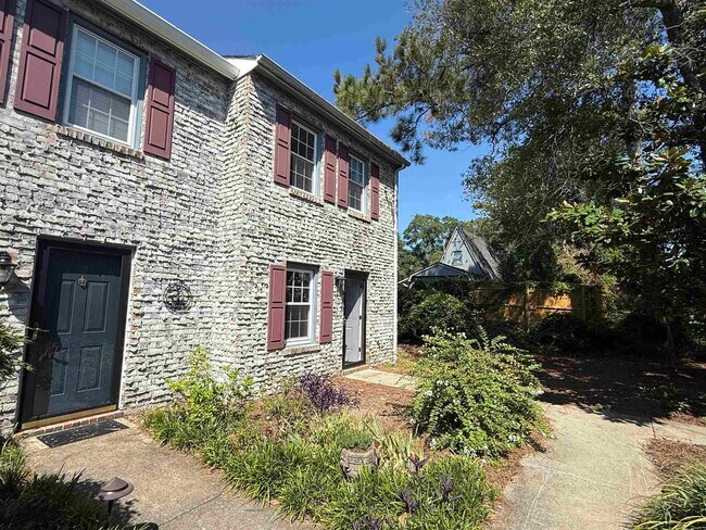 Building Photo - 1506 Havens Dr