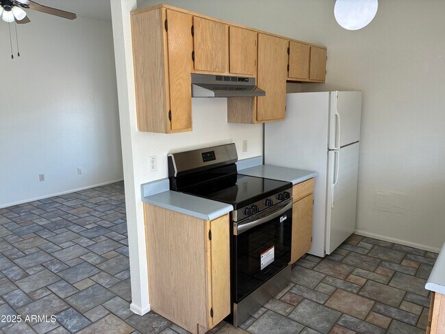 Building Photo - 3233 W Mohawk Ln