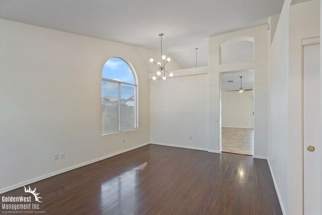 Building Photo - Charming 3Bdm 2Ba Home with Private Backyard!