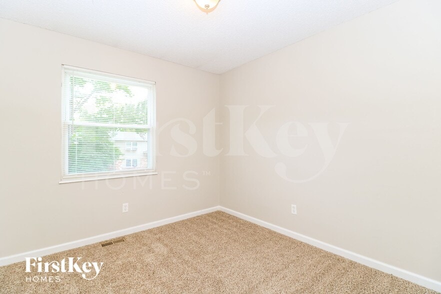 Building Photo - 2489 Millvalley Dr