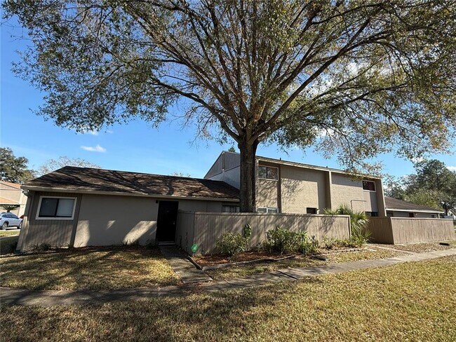 Building Photo - 8608 Lake Isle Dr
